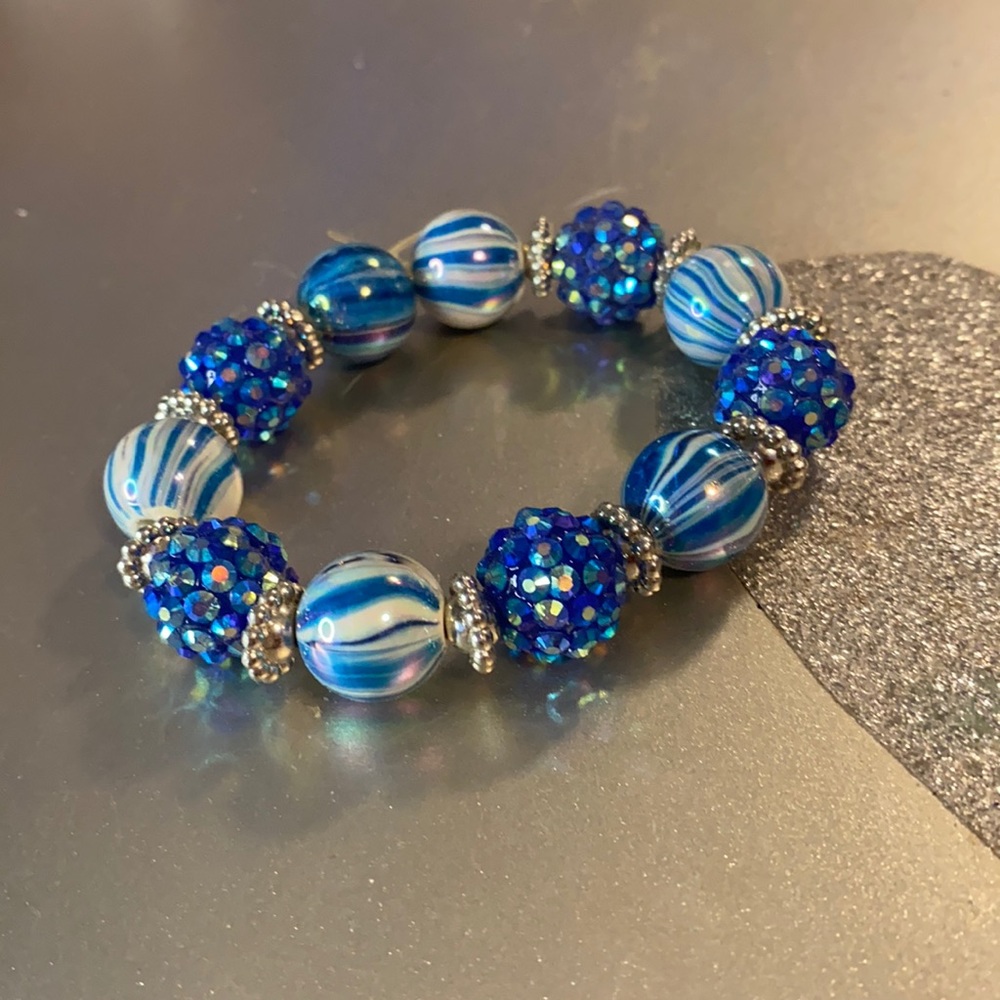 Blue stretchy bracelet